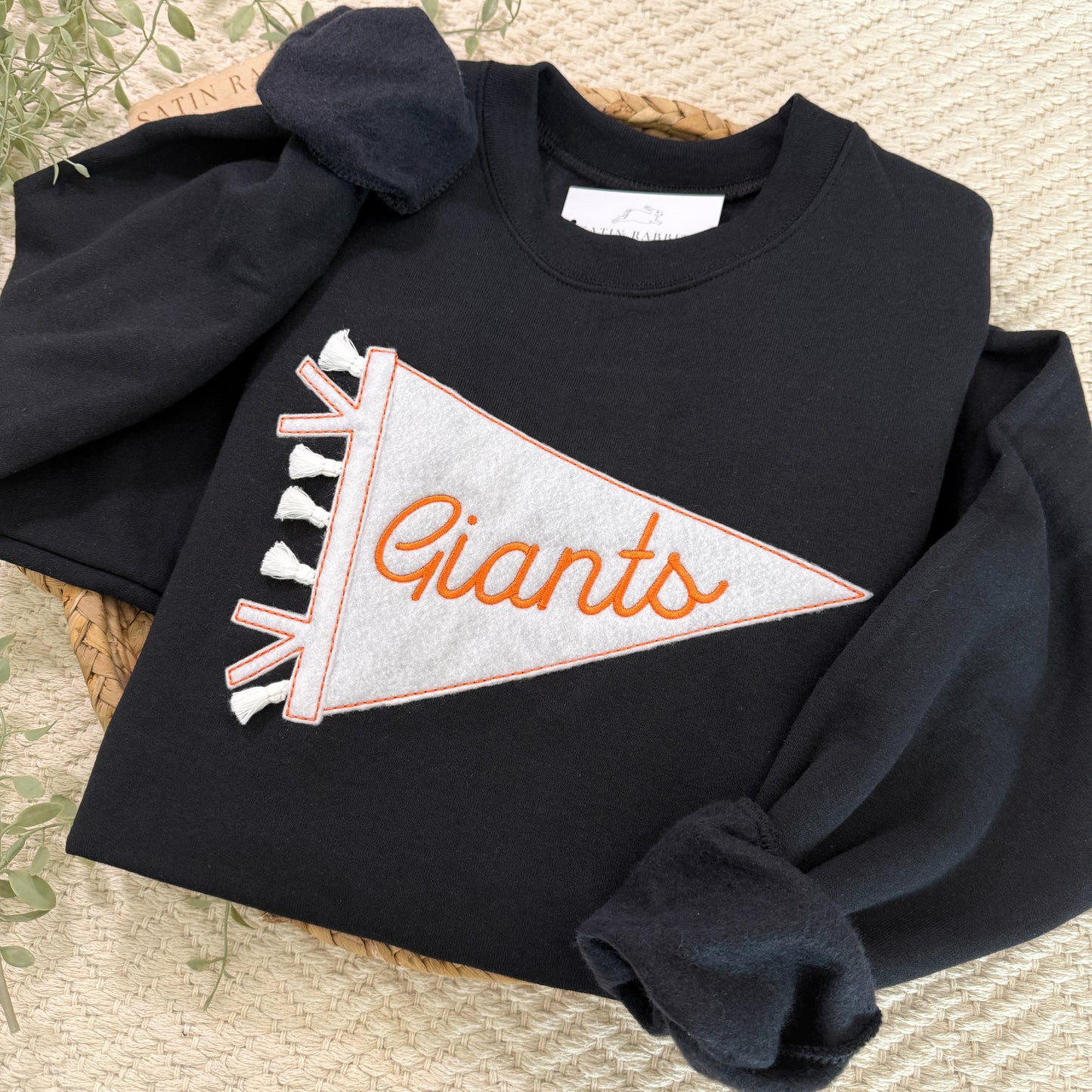 vintage tassel pennant embroidered crewneck