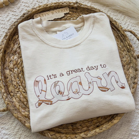 great day to learn embroidered tee (short/long sleeve)