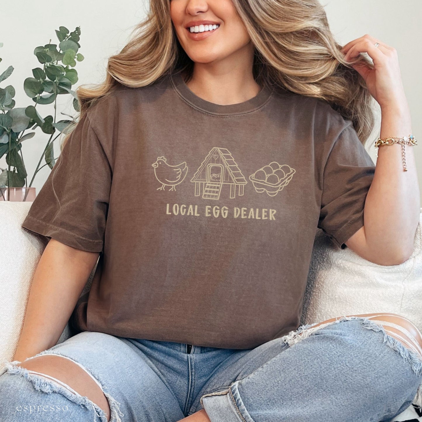 local egg dealer embroidered tee (short/long sleeve)